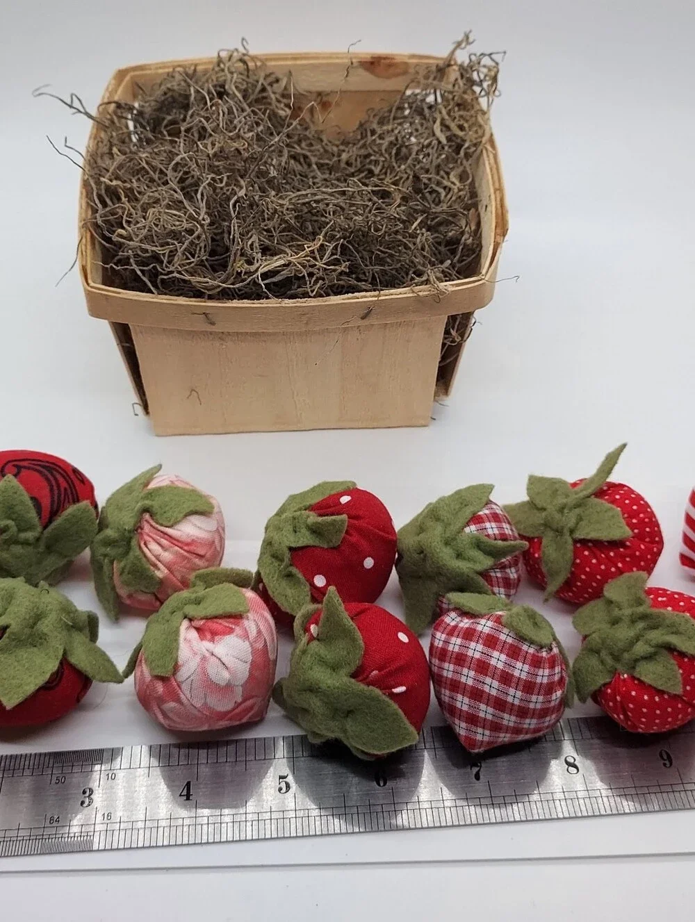 Handmade Fabric Strawberries (16) Vintage Basket, Spanish Moss